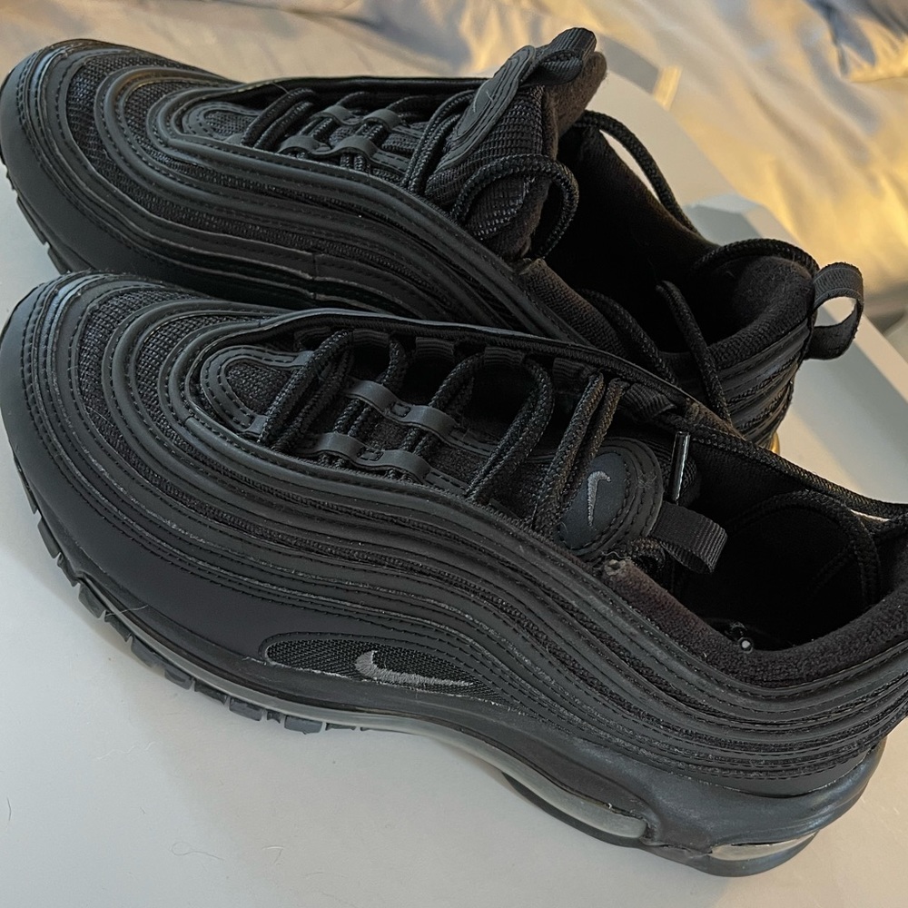 Black air max 97 gently used